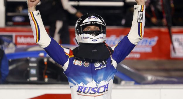 Visit Todos los ganadores múltiples de la Cup Series en Darlington page