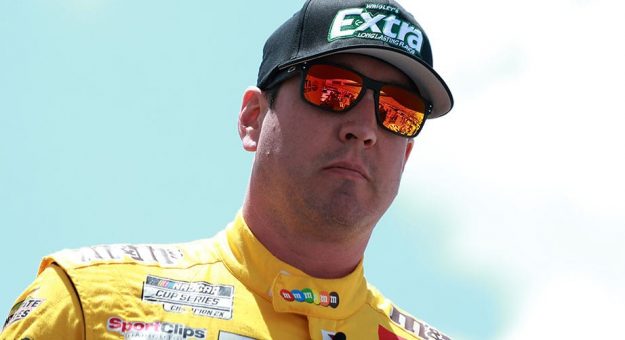 Visit Multa de$50,000 a Kyle Busch por violación de seguridad en el Darlington Raceway page