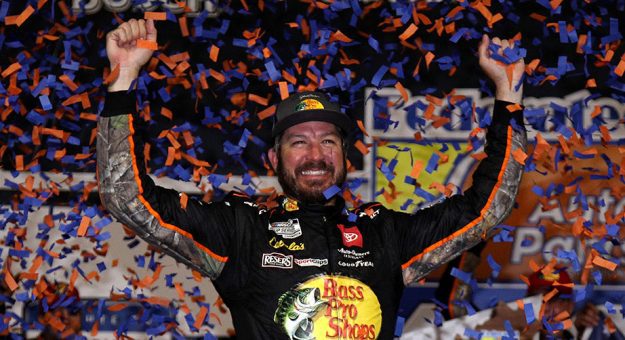 Visit Martin Truex Jr. ganó la Federated Auto Parts 400 de los Playoffs Cup Series 2021 page