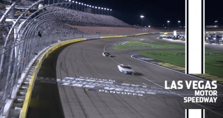 Royal flush for Denny Hamlin at Vegas; advances to Round of 8 with win