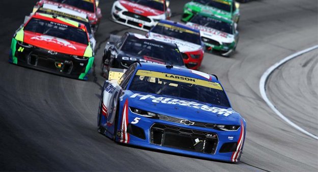 Visit Pilotos con más de 2,000 vueltas de líder en una temporada NASCAR Cup Series page