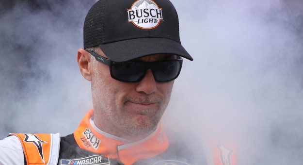 Visit Pilotos activos con temporadas consecutivas con por lo menos 1 victoria page