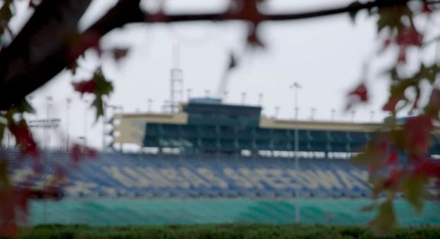 Visit Guía para las carreras NASCAR 2022 en el Kansas Motor Speedway page