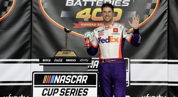Visit Todas las victorias en la historia de la Cup Series en el Kansas Speedway page