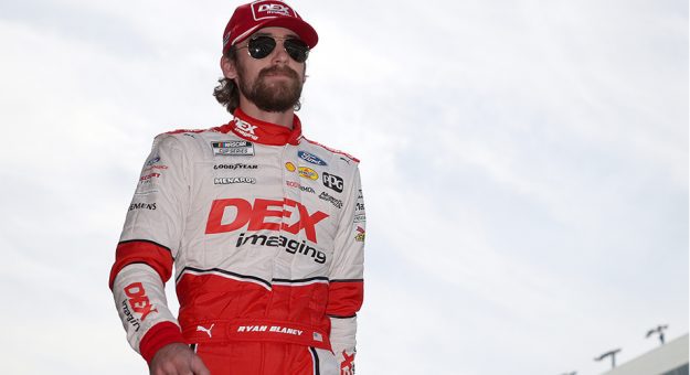 Visit Escenarios para avanzar a la Championship 4 de la Cup Series 2021 en el Martinsville Speedway page