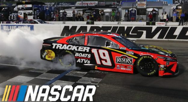 Visit Guía para las carreras de los Playoffs NASCAR 2021 en el Martinsville Speedway page