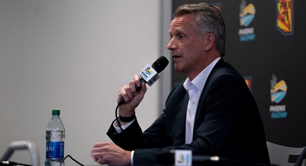 Visit Steve Phelps:  Lleno de optimismo por el presente y futuro de la NASCAR page