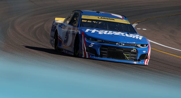 Visit Kyle Larson ganó la Pole Position de la Championship 4 Cup Series 2021 page