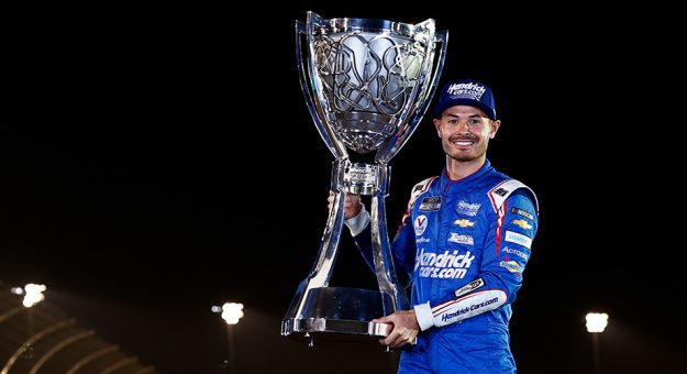 Visit Kyle Larson completó una temporada histórica con su campeonato Cup Series 2021 page