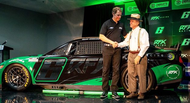 Visit Keselowski y Roush lideran juntos a RFK Racing camino a la temporada Cup Series 2022 page