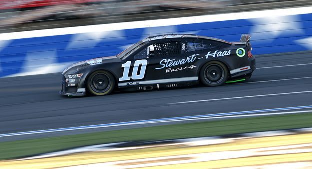Visit Fotos de las pruebas del Next Gen Car en el óvalo del Charlotte Motor Speedway page