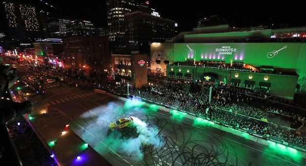 Visit Todo lo que necesitas saber para la Champion’s Week de la NASCAR en Nashville page