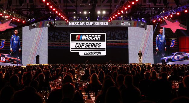 Visit La Alfombra Roja de la NASCAR Champions Week 2021 en Nashville page
