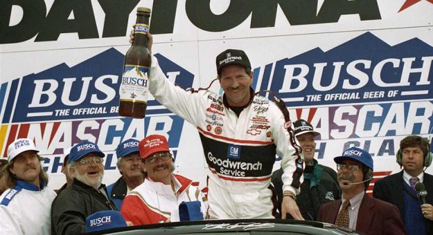 Visit Todos los ganadores en la historia de The Clash at Daytona page
