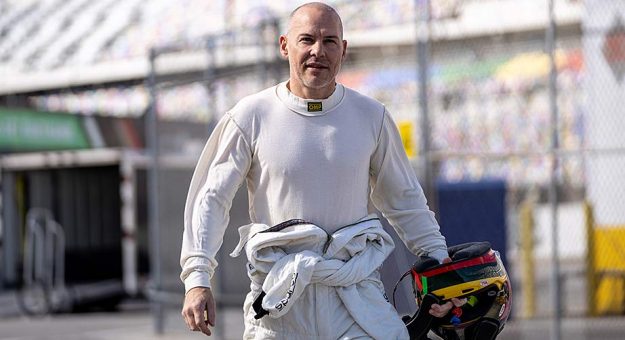 Visit Jacques Villeneuve buscará clasificar para la Daytona 500 con Team Hezeberg page