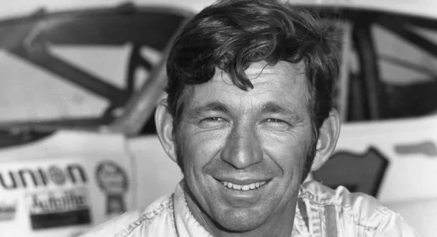Visit Todos los Miembros del Salón de la Fama de la NASCAR page