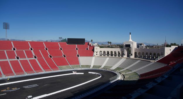 Visit La transformación del LA Coliseum para la Busch Light Clash de la Cup Series page