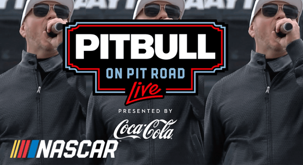 Visit Pitbull en concierto previo al Busch Light Clash en el Los Angeles Memorial Coliseum page