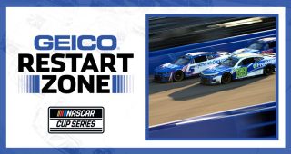 Kyle Larson and Daniel Suárez go head to head in GEICO Restart Zone