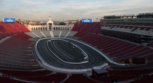 Visit Grupos de práctica para la Busch Light Clash en el Coliseum page