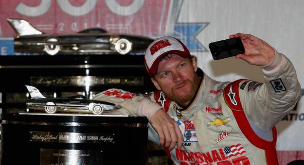 Visit Pilotos de la NASCAR Cup Series con victorias múltiples en la Daytona 500 page