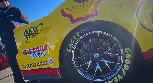 Visit NASCAR confiscó las ruedas de los autos de Team Penske y RFK Racing en Daytona page