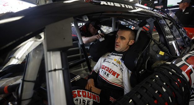 Visit Austin Cindric ganó la Pole Position para la Wise Power 400 en el Auto Club Speedway page