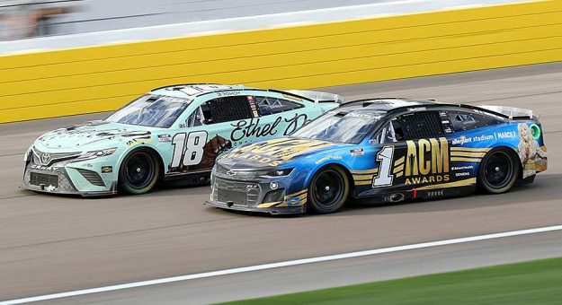 Visit Ross Chastain celebró su 3er. puesto tras pelear por la victoria en Las Vegas page
