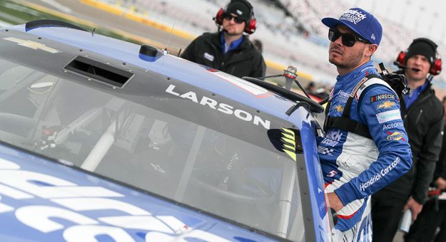 Visit Favoritos de los apostadores para la Ruoff Mortgage 500 de la Cup Series 2022 en Phoenix page