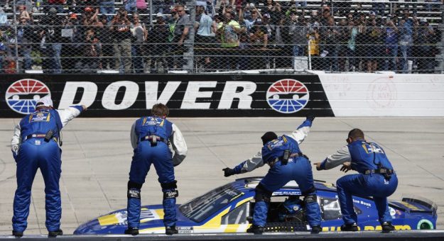 Visit Las Mejores Fotos del fin de semana NASCAR 2022 en Dover page