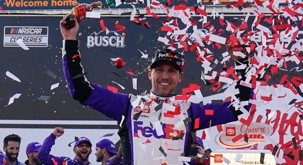 Visit Lección de veterano de Denny Hamlin en Richmond; fin a la racha de victorias de los jóvenes page