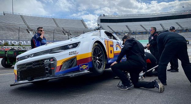 Visit El Chevrolet No. 16 de AJ Allmendinger no superó inspección en Martinsville page