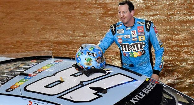 Visit Kyle Busch ganó en Bristol por la puerta de atrás, pero mostró mejoría en su victoria 60 page