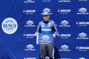Pole Position DuraMAX Drydene 400 en el Dover Motor Speedway