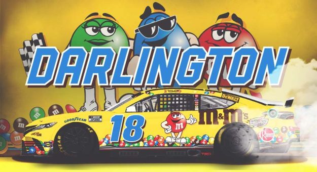 Visit Autos con look retro para el fin de semana NASCAR 2022 en Darlington page