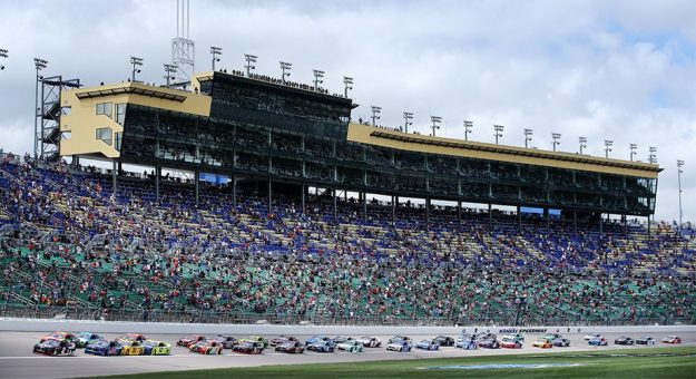 Visit Favoritos de los apostadores para la Cup Series 2022 en el Kansas Motor Speedway page