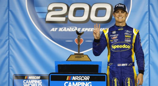 Visit Zane Smith ganó la Heart Of America 200 de la World Truck Series 2022 en Kansas page