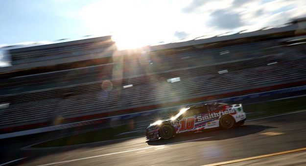 Visit Nada claro sobre el reemplazo de Aric Almirola en el No. 10 de Stewart-Haas Racing para 2023 page