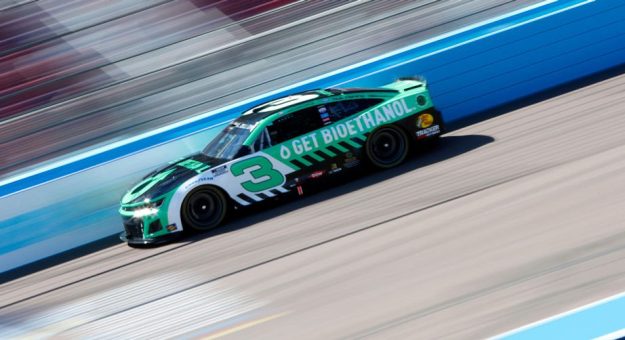Visit NASCAR completó 20 millones de millas con combustible renovable page