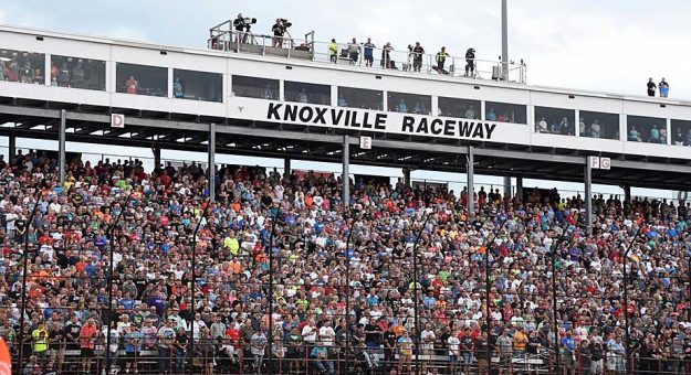 Visit Horario completo para las carreras NASCAR 2022 en el Knoxville Raceway page
