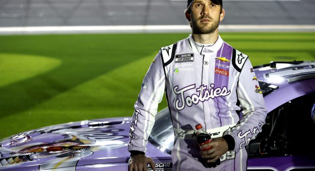 Visit La carrera de Daniel Suárez en la NASCAR a través de los años page