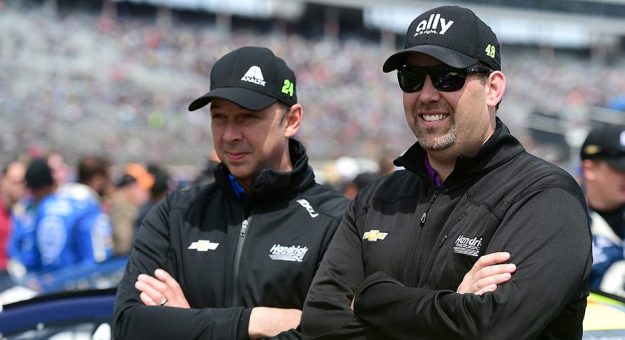 Visit Kevin Meendering reemplazará a Cliff Daniels como Jefe de Equipo de Kyle Larson page