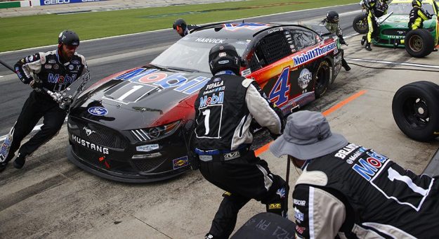 Visit Kevin Harvick tendrá nuevo equipo de pits para la carrera en Nashville page