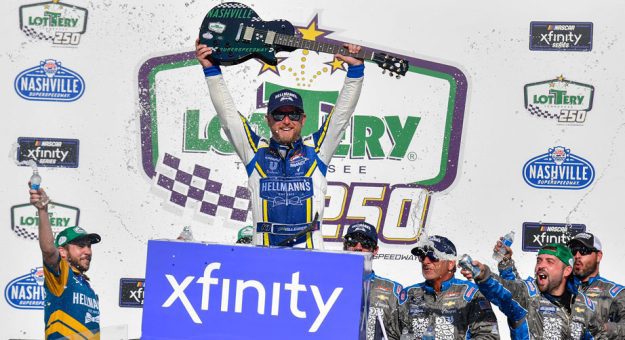 Visit Justin Allgaier ganó la Tennessee Lottery 250 de la Xfinity Series en Nashville page