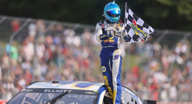 Visit Chase Elliott: ‘Tenemos trabajo por hacer en los circuitos mixtos’ page