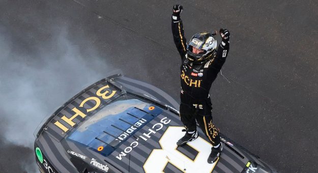 Visit Tyler Reddick ganó la Verizon 200 at the Brickyard de la Cup Series 2022 page
