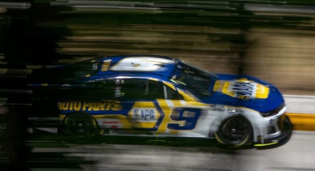 Visit Chase Elliott ganó la Pole para la Kwik Trip 250 de la Cup Series 2022 en Road América page