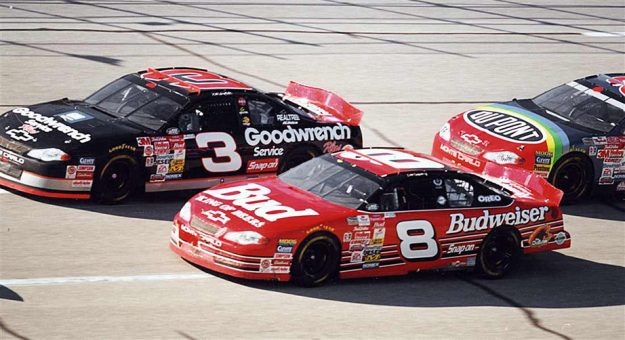 Visit Pilotos del histórico auto No. 8 de la NASCAR Cup Series page