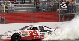From The Vault: Harvick edges Gordon at Atlanta in 2001