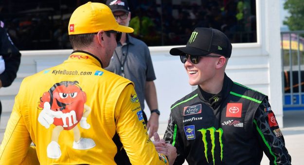 Visit Presidente de Joe Gibbs Racing confía en retener a Kyle Busch en el No. 18 en 2023 page